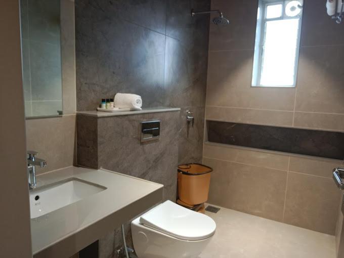 Narayani Executive Hotel Tuljapur Kültér fotó